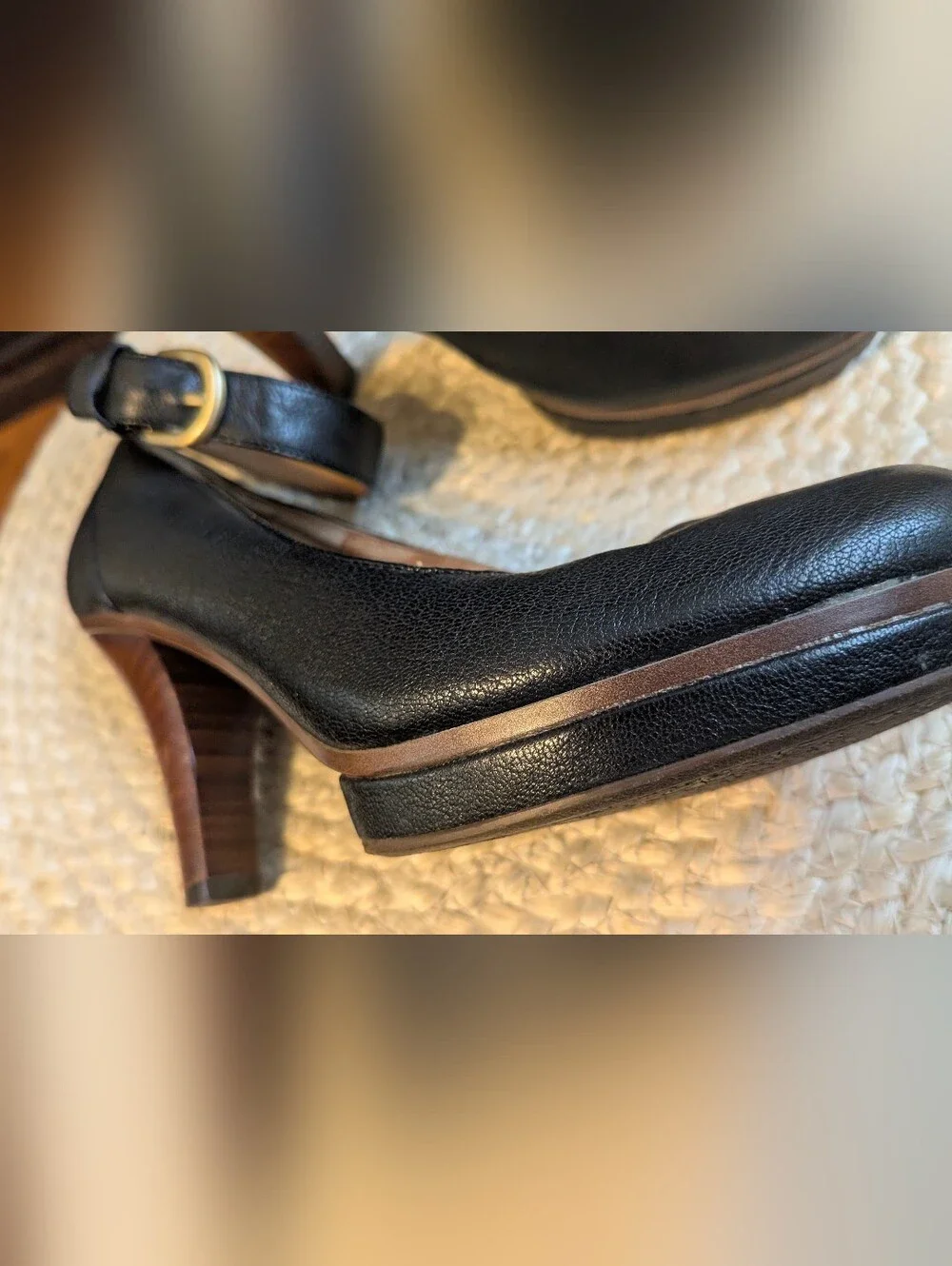 Classic Black Leather Platform Pumps - Picture 4 of 7